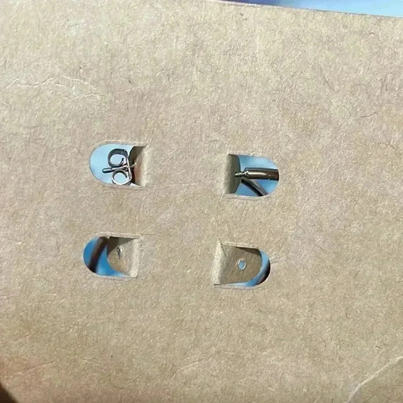 Jcrew BRASS large hoop, earrings NWT - Picture 3 of 3